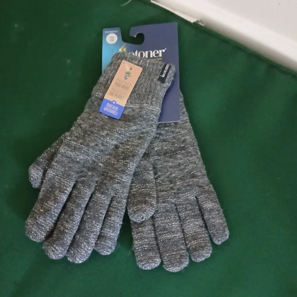Women’s Isotoner Fleece Lined Black + Ivory Knit Gloves 1 Size New